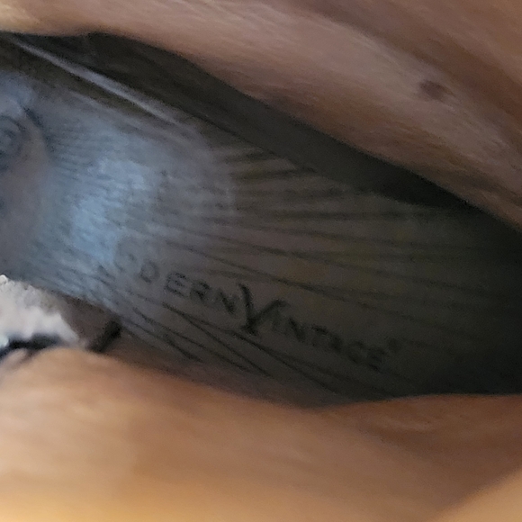 Modern Vintage Maia Leather Moto Boots - Picture 6 of 6